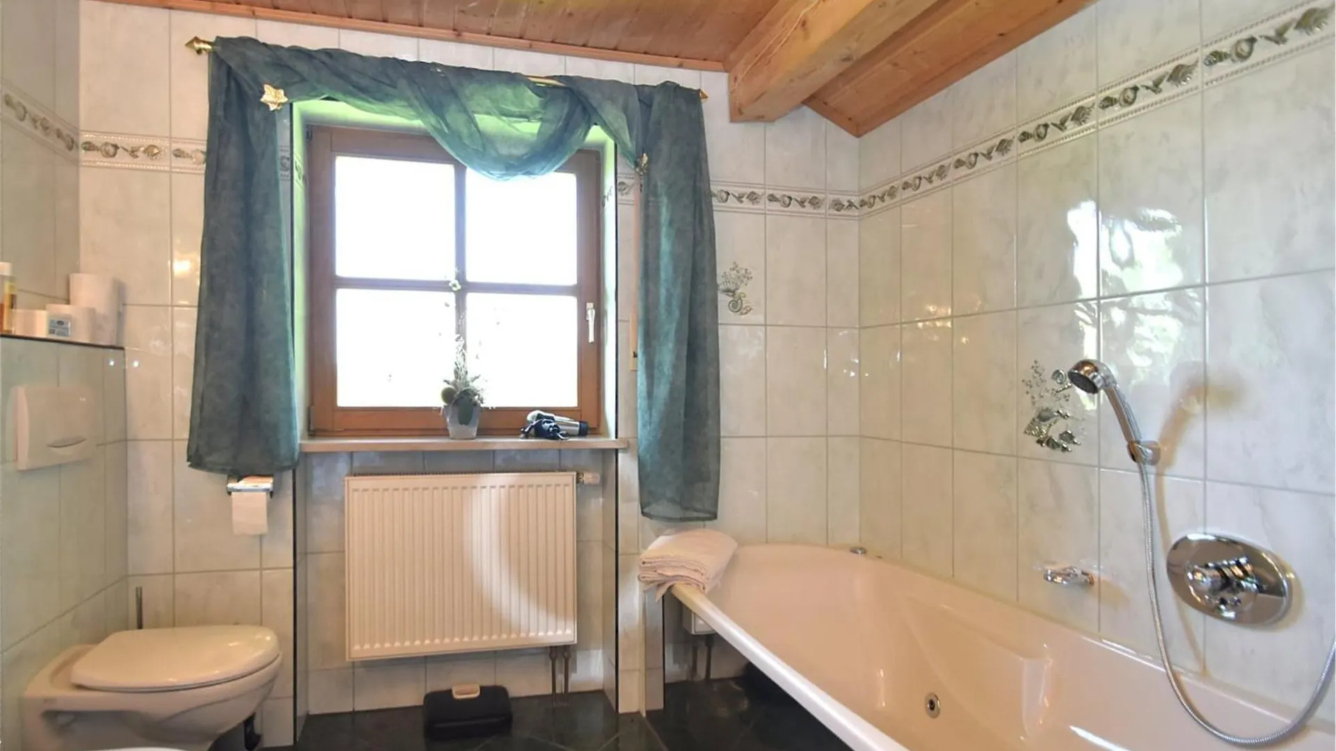 Beautiful Apartment In The Bavarian Forest With Balcony And Whirlpool Tub Waldkirchen